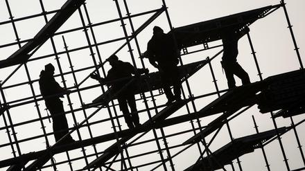 Gerüstbauer in Hamburg: Mehr Kontrollen im Baugewerbe gefordert. 