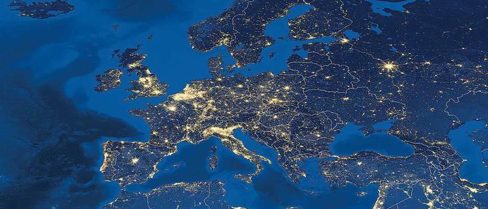 Auf der Satellitenkarte ist Europa ein Strommarkt ohne Grenzen – die Wirklichkeit sieht aber noch anders aus. 