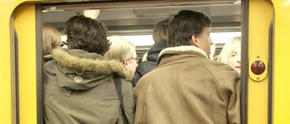 Ist das Gedränge nur vorübergehend? Sind wir unfreiwillig hineingeraten? All das spielt für unser Empfinden eine Rolle.