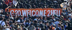 Demonstranten protestieren gegen den G20-Gipfel in Hamburg.