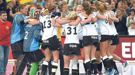 Bei der WM vor drei Jahren in Leipzig holten die beiden DHB-Teams nur Bronze. Sie haben ab heute in Berlin also noch etwas geradezurücken. 