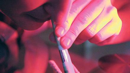 Berauscht. Die Berliner Clubgänger konsumieren Drogen vor allem, um wachzubleiben und die Nacht durchtanzen zu können. Nach der Party kommt dann häufig etwas Sedierendes zum Einsatz – zum Runterkommen.