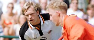 Ball im Blick. Christian Blunck (l.) gewann als Spieler 1992 Gold bei Olympia. Mit dem Harvestehuder THC wurde er zudem fünf Mal Deutscher Meister.