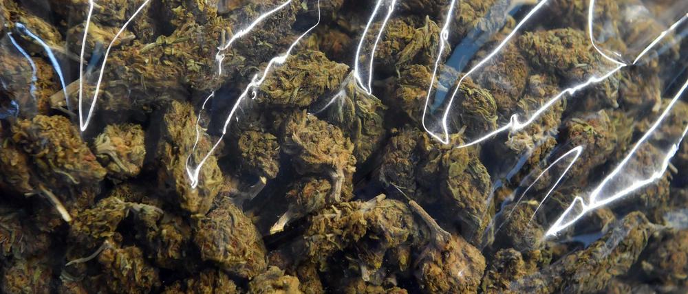 Ein Beutel mit Marihuana.
