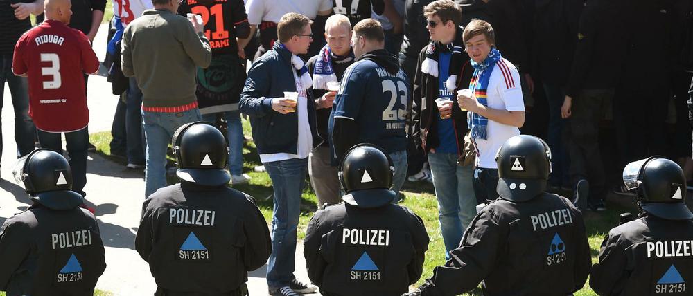 Das Derby gegen den HSV ist für das Bundesland Bremen teuer. Deshalb fordert es eine Kostenübernahme für Sicherheit durch die DFL.