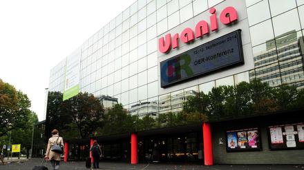 Der Vorplatz der Urania in Berlin-Schöneberg.