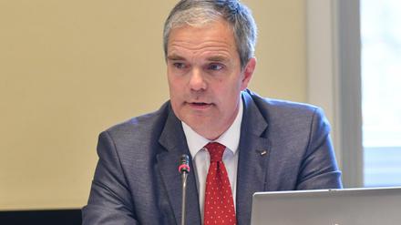 CDU-Politiker Burkard Dregger wirft AfD-Abgeordneten wegen ihrer Krim-Reise vor, sich zu Vasallen Russlands zu machen.