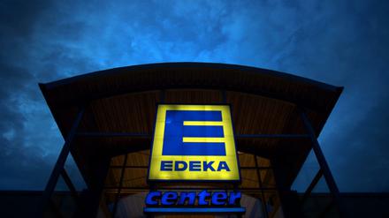 Mitarbeiter des Zentrallagers in Nieder-Olm werfen Edeka in einem offenen Brief vor, sie "psychisch unter Druck" zu setzen. Der Lebensmittelhändler dementiert die Vorwürfe. 