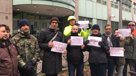 Demo vorm Gericht. Fahrradaktivisten protestierten gegen ein nach ihrer Meinung zu mildes Urteil gegen einen Autofahrer.