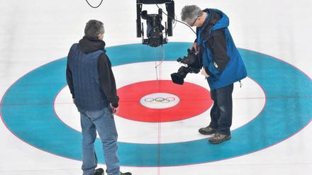 Damit bei Wettbewerben wie Curling den Zuschauern der Olympischen Winterspiele nichts entgeht, wird Eurosport parallel laufende Partien über seinen kostenpflichtigen Internet-Player mit mehreren Streams übertragen. 