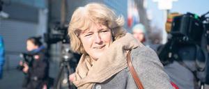 In Eile. Monika Grütters.