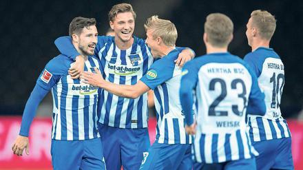 So geht das. In der Hinrunde bezwangen die Berliner Bayer Leverkusen durch Tore von Mathew Leckie und Salomon Kalou mit 2:1. 