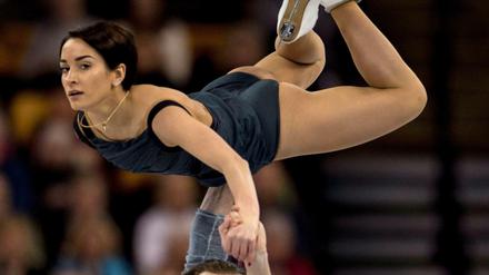 Dabei sein oder nicht sein. Die Eiskunstläufer Xenia Stolbowa (l.) und Fedor Klimow aus Russland wissen es auch noch nicht.