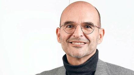 Christian Walther ist freier Autor unter anderem für die RBB-„Abendschau“, war mehrfach Pressesprecher und ist Vorsitzender des Journalistenverbandes Berlin-Brandenburg (JVBB). 
