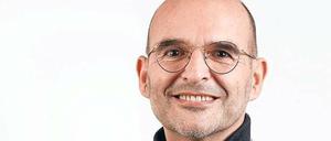 Christian Walther ist freier Autor unter anderem für die RBB-„Abendschau“, war mehrfach Pressesprecher und ist Vorsitzender des Journalistenverbandes Berlin-Brandenburg (JVBB).