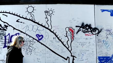 Die East Side Gallery ist das längste noch erhaltene Teilstück der Berliner Mauer an der Mühlenstraße zwischen Ostbahnhof und Oberbaumbrücke. 