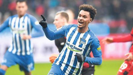 Mehr als ein Fingerzeig. Nachdem Valentino Lazaro schon einige Tore vorbereitet hatte, gelang dem österreichischen Nationalspieler in Leverkusen der erste Bundesliga-Treffer im Hertha-Trikot.