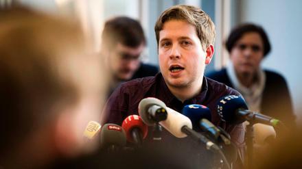 Singt meinen Song! Kevin Kühnert ist auf No-Groko-Tour.