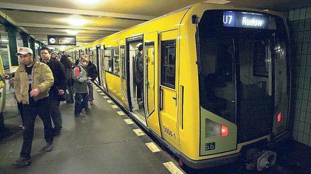Vom 19. März bis 8. April wird die Strecke zwischen den Stationen Hermannplatz und Möckernbrücke wegen Bauarbeiten unterbrochen.