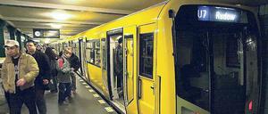 Vom 19. März bis 8. April wird die Strecke zwischen den Stationen Hermannplatz und Möckernbrücke wegen Bauarbeiten unterbrochen.