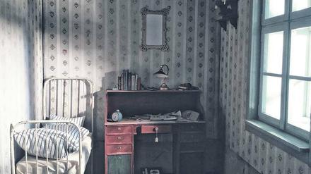 Im Goethe-Institut in Prag kann der Besucher sich in das Zimmer von Kafkas Figur Gregor Samsa versetzen. 