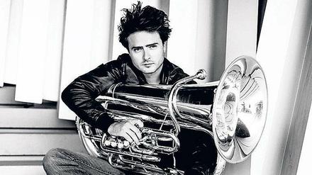 Volles Rohr. Tubist Thomas Leleu spielt am 28. Juli in Alt Ruppin.