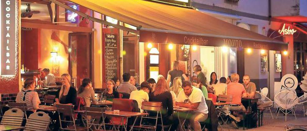 Unruhezone. Besonders im Sommer leiden die Kiezbewohner unter dem Lärm des Barbetriebs – profitieren aber auch vom besonderen Flair.