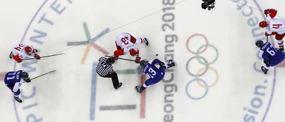 Los geht's mit dem olympischen Eishockey-Turnier.