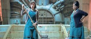 Wild entschlossen. Die stumme Elise (Sally Hawkins) will den im militärischen Forschungsbunker gefangenen Fischmann retten, mit Hilfe ihrer Freundin Zelda (Octavia Spencer).