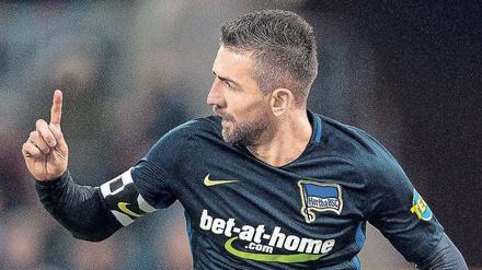 Wer gegen Mainz spielen will, bitte melden. Vedad Ibisevic hat im Training gezeigt, dass er um seinen Platz im Team kämpfen will. 