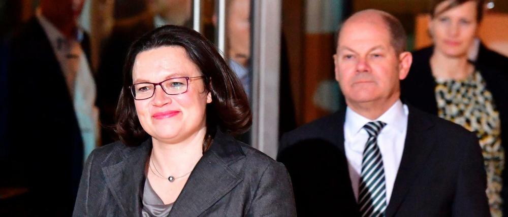 Die Pläne der Parteiführung waren anders. Jetzt übernimmt erst einmal Olaf Scholz, dann soll es Nahles machen.