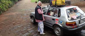 Julia Albu und ihr Toyata - die nächste Reise ist schon geplant.