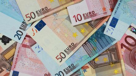 Die Deutschen lieben es, mit Bargeld zu bezahlen.
