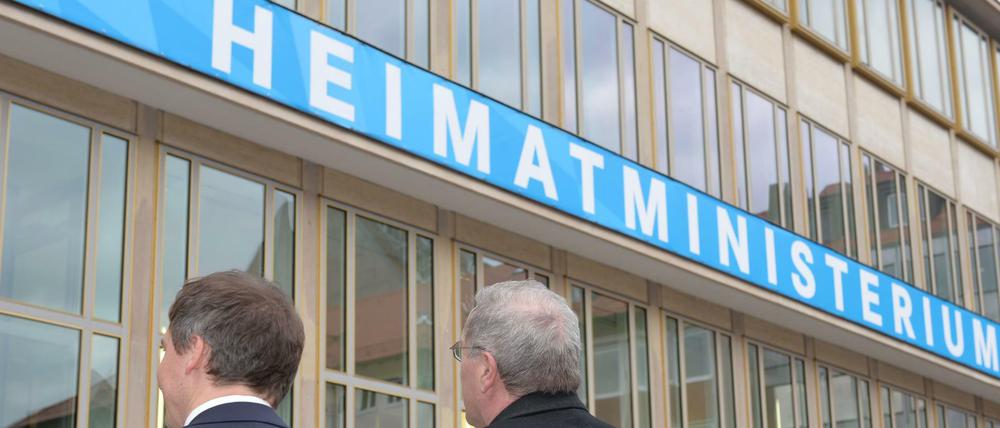 Existiert bereits: das bayerische Heimatministerium mit Sitz in Nürnberg.