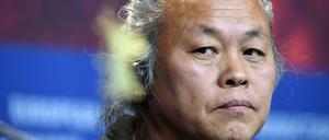 Kim Ki-duk bei der Pressekonferenz zu "Human, Space, Time and Human".