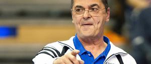Da geht's lang. Stelian Moculescu weiß auch in Berlin, wie er ein Team anpacken muss.