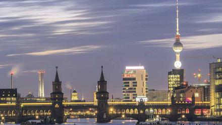Berlin scheint mit Milieuschutzgebieten und einer verschärften Mietpreisbremse darauf setzen zu wollen, dass die Stadt in Zukunft möglichst wenig Veränderung erfährt. 