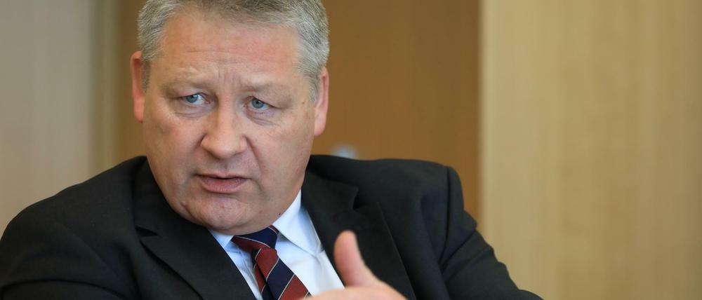 Bruno Kahl ist Verwaltungsjurist und seit dem 1. Juli 2016 Präsident des Bundesnachrichtendienstes BND.