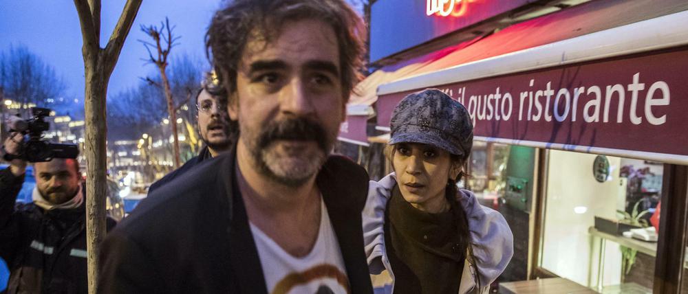 Der deutsch-türkische Journalist Deniz Yücel nach seiner Freilassung aus dem Gefängnis.