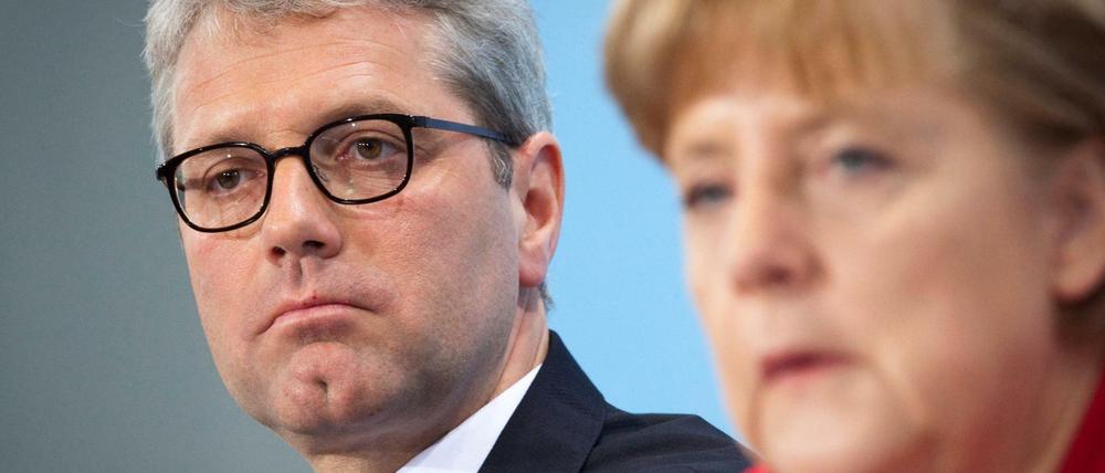 Die "inhaltliche Entleerung der Partei" beklagte Norbert Röttgen den Zustand der CDU unter ihrer Chefin Angela Merkel.