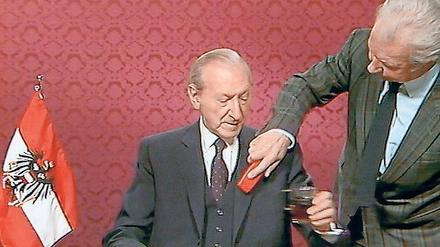 Vor dem TV-Auftritt. "Waldheims Walzer" rekapituliert die Waldheim-Affäre von 1986.