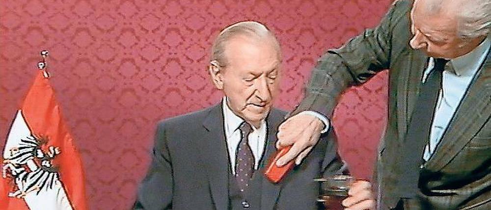 Vor dem TV-Auftritt. "Waldheims Walzer" rekapituliert die Waldheim-Affäre von 1986.