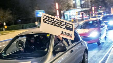Autokorso in Berlin für Deniz Yücel - und für die Pressefreiheit.