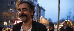 Der deutsch-türkische Journalist Deniz Yücel nach seiner Freilassung aus dem Gefängnis.