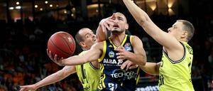 Mittendurch ins Endspiel. Stefan Peno und seine Teamkollegen setzten sich gegen Bayreuth durch und zogen ins Pokalfinale ein. 