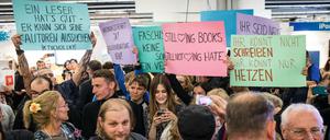 Proteste gegen Höckes Auftritt bei der Frankfurter Buchmesse im letzten Jahr.