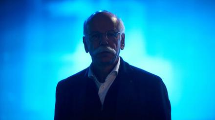 Daimler-Chef Dieter Zetsche hatte seit Ausbruch des Diesel-Abgasskandals bei Volkswagen vor fast zweieinhalb Jahren immer wieder betont, Fahrzeuge von Daimler würden nicht manipuliert.