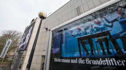 Feueralarm bei "Biedermann und die Brandstifter" in Dortmund.