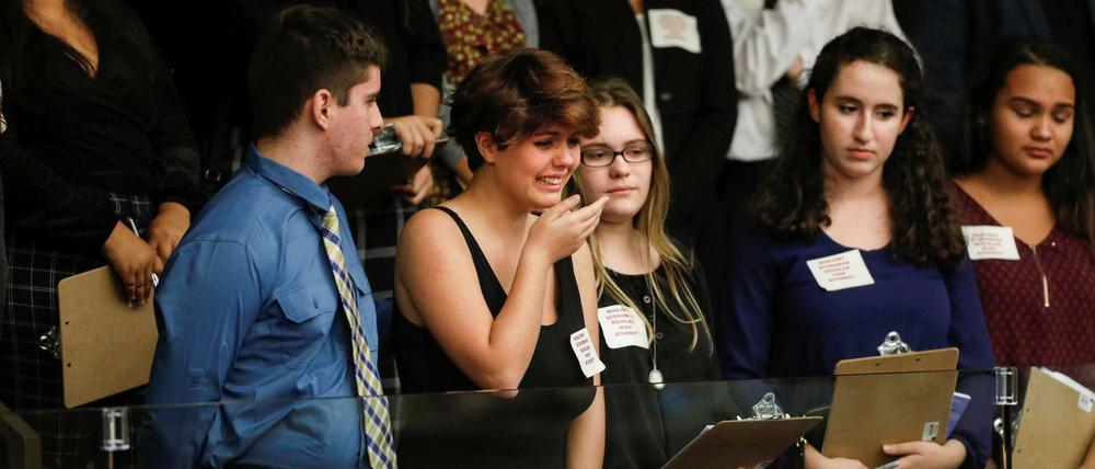 Schüler der Marjorie Stoneman Douglas High School im Parlament von Florida.
