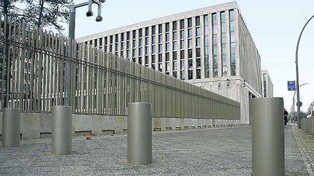 Die BND-Zentrale. Kritiker sagen, sie sei ein abgeschirmter Bau, der den Stadtteil regelrecht zerschneidet.